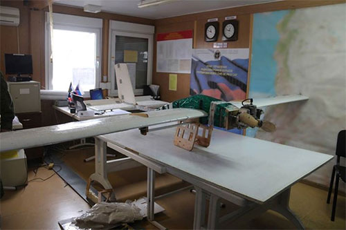 Rusia exhibe los drones que atacaron sus bases rusas en Siria
